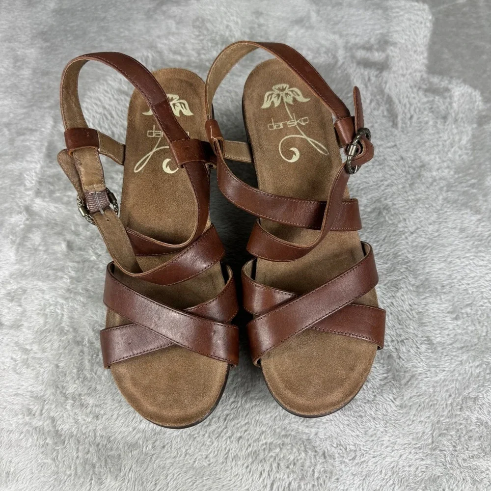 Dansko Women's Size 40(9.5-10) Brown Leather Wedge Sandals Strappy Studded Boho